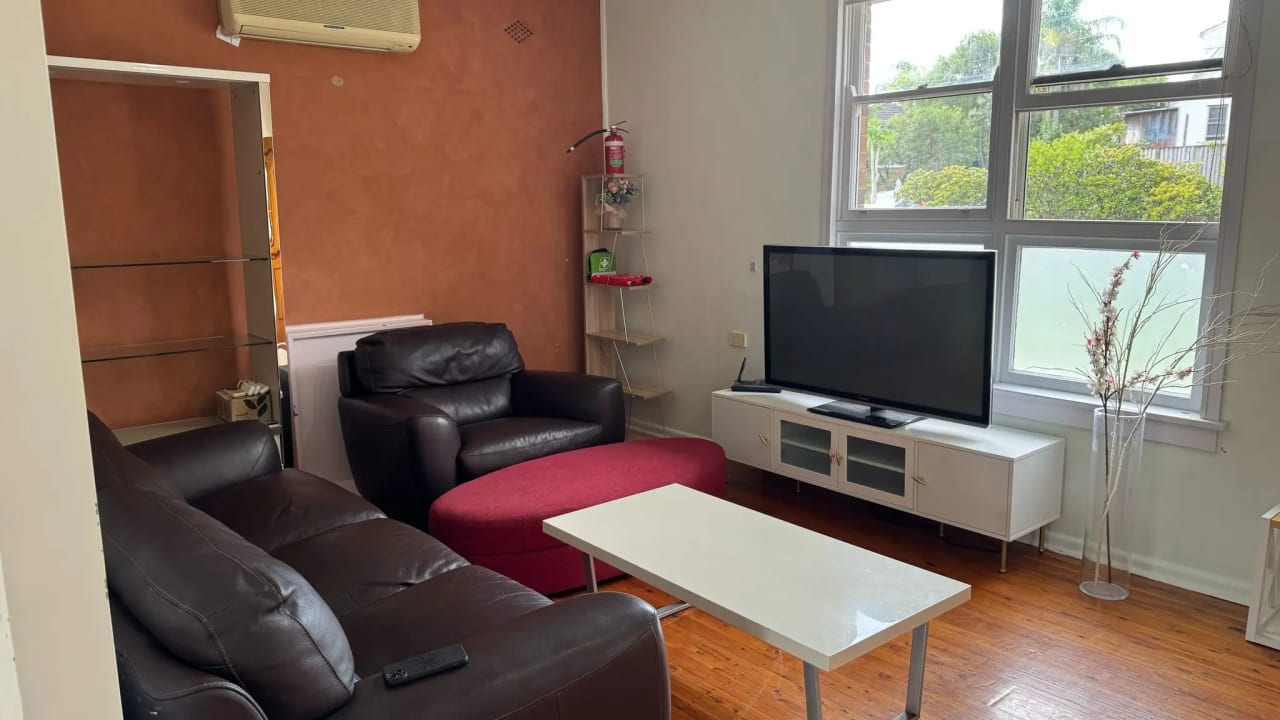Furnished room in a share house