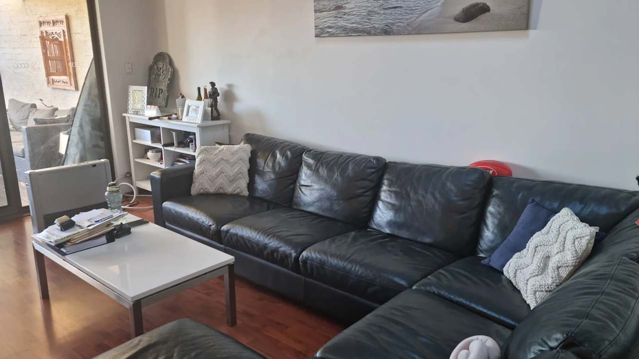 Unfurnished room with own bathroom