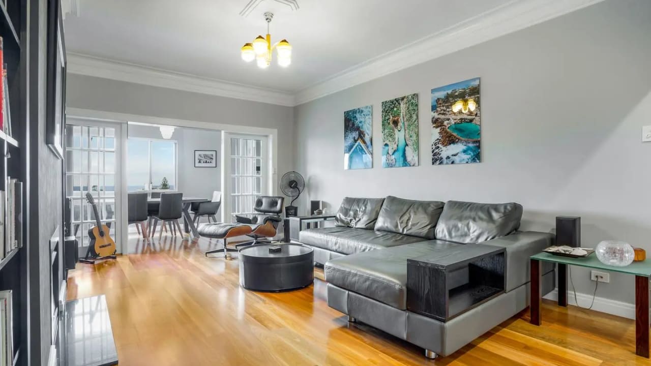 Furnished room in a flatshare