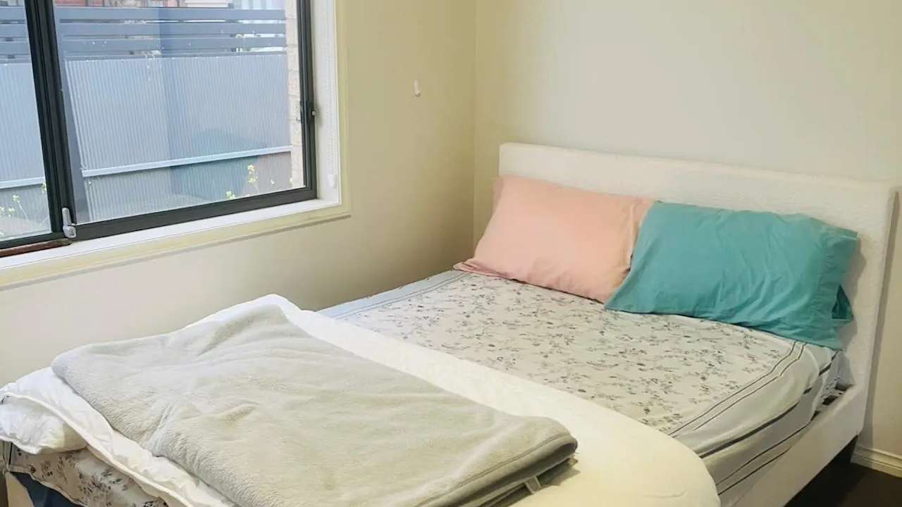 Room in a share house