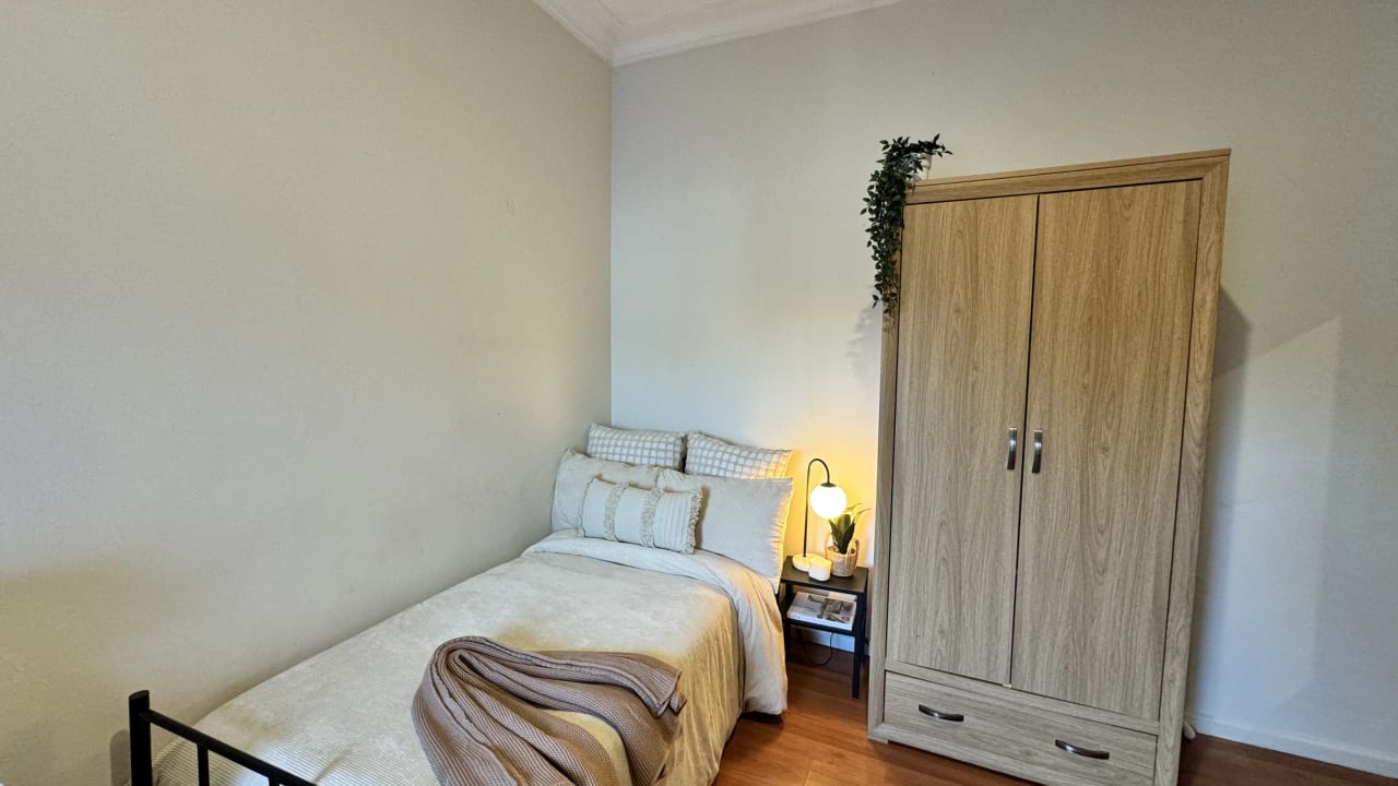Furnished room in a share house