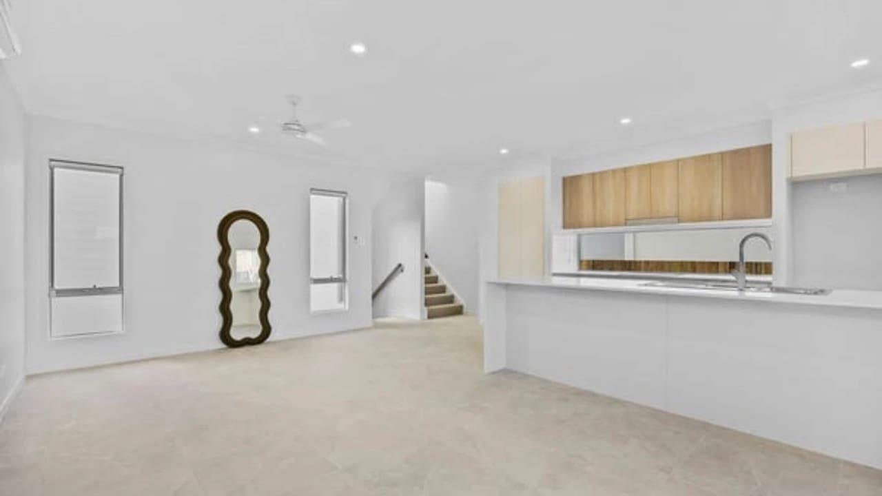 Room in a share house