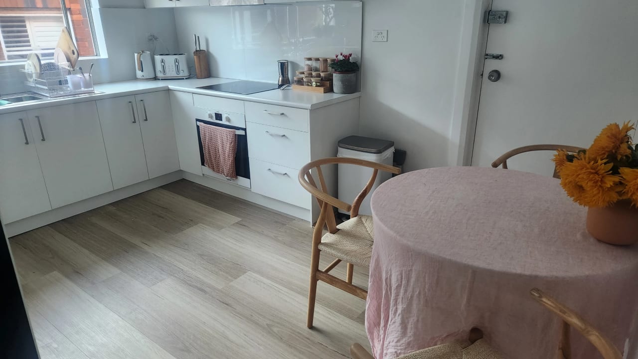 Furnished room in a flatshare