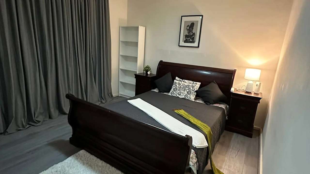 Room in a share house