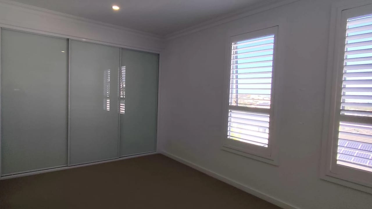 Unfurnished room with own bathroom