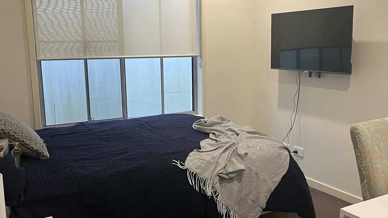 Furnished room with own bathroom