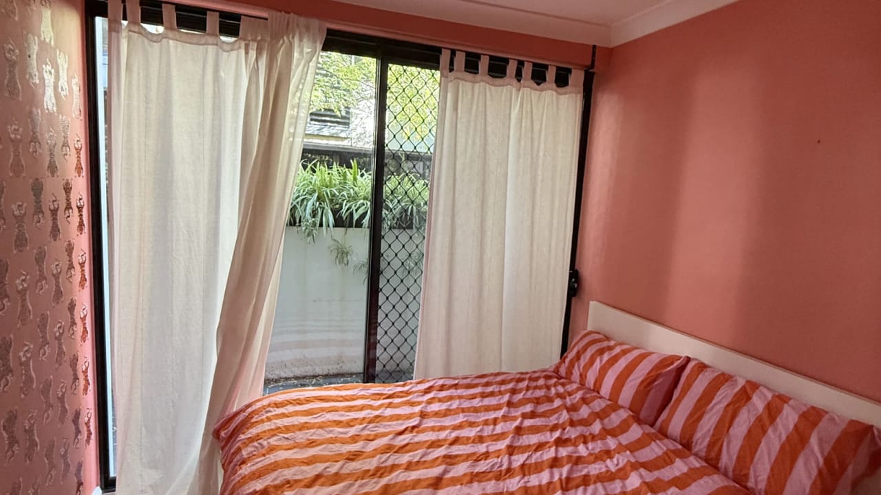 Furnished room in a flatshare