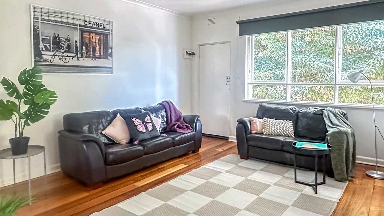 Whole property with 2 rooms for rent