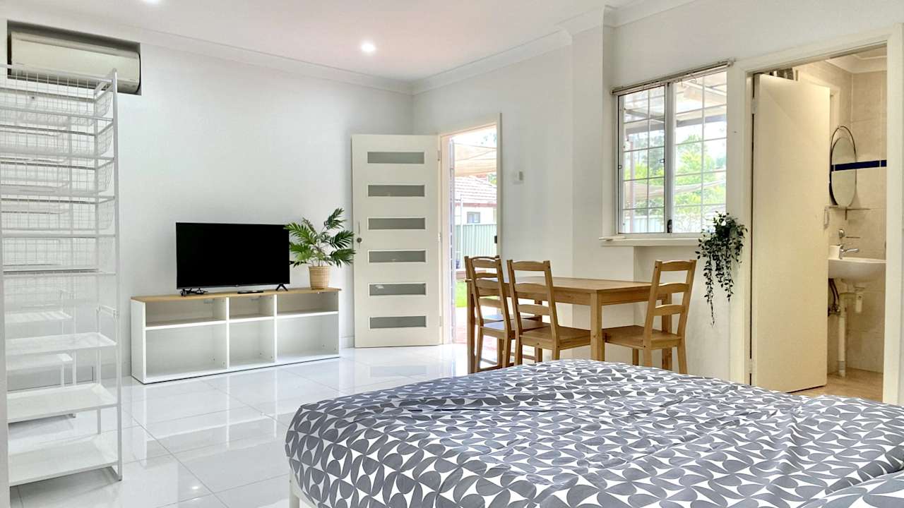 Furnished room with own bathroom