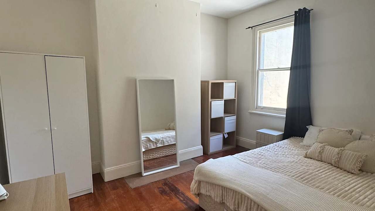 Furnished room in a share house