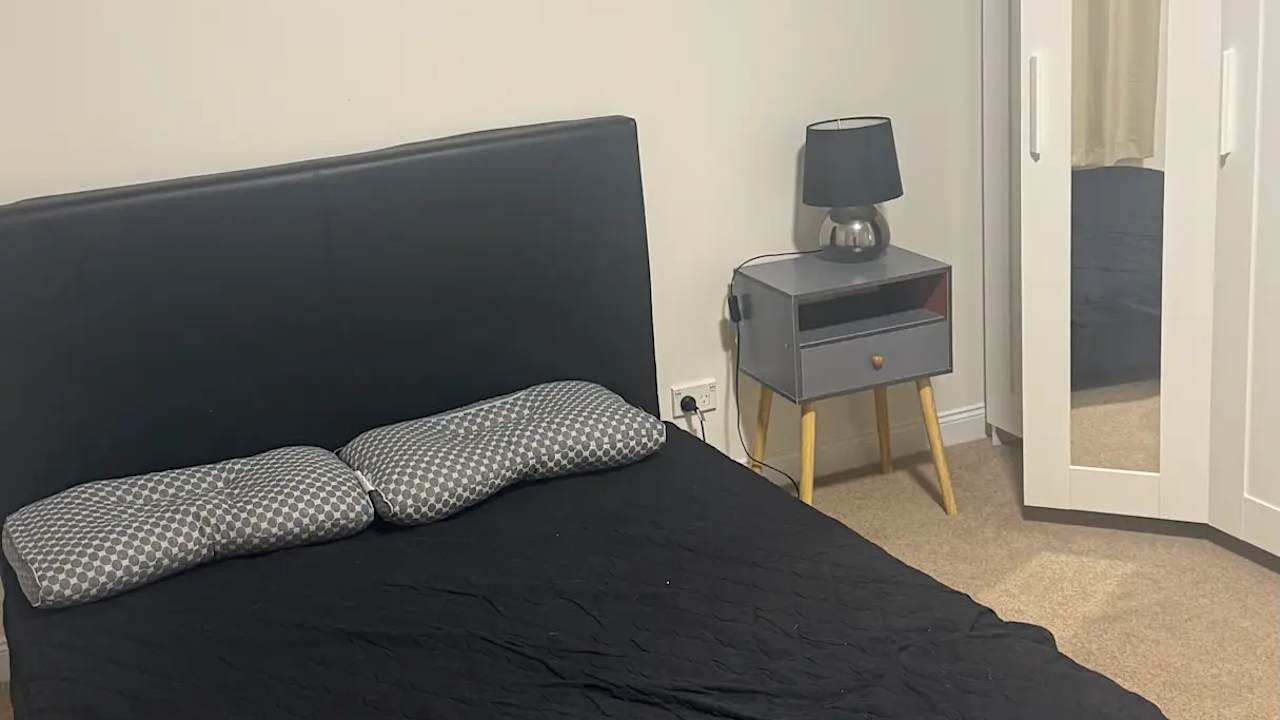 Room in a share house