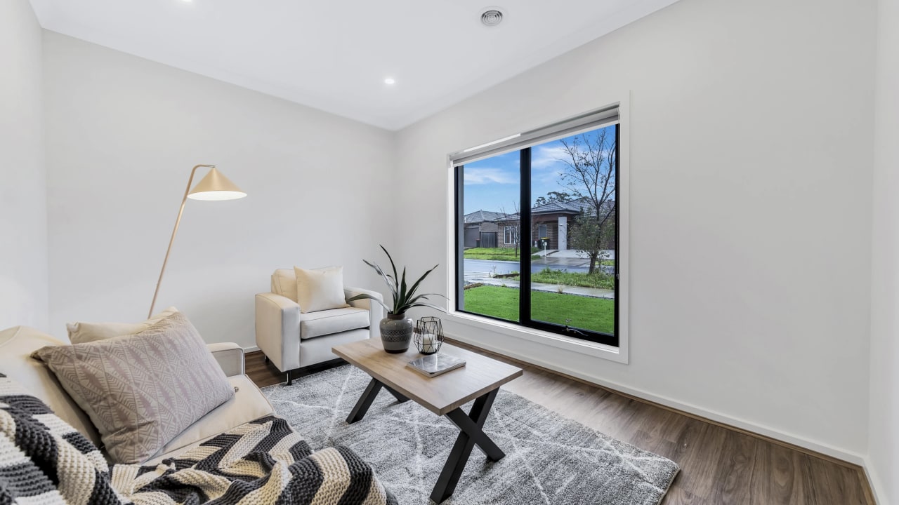 Furnished room with ensuite in a share house