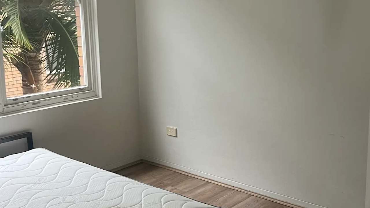 Unfurnished room in a flatshare
