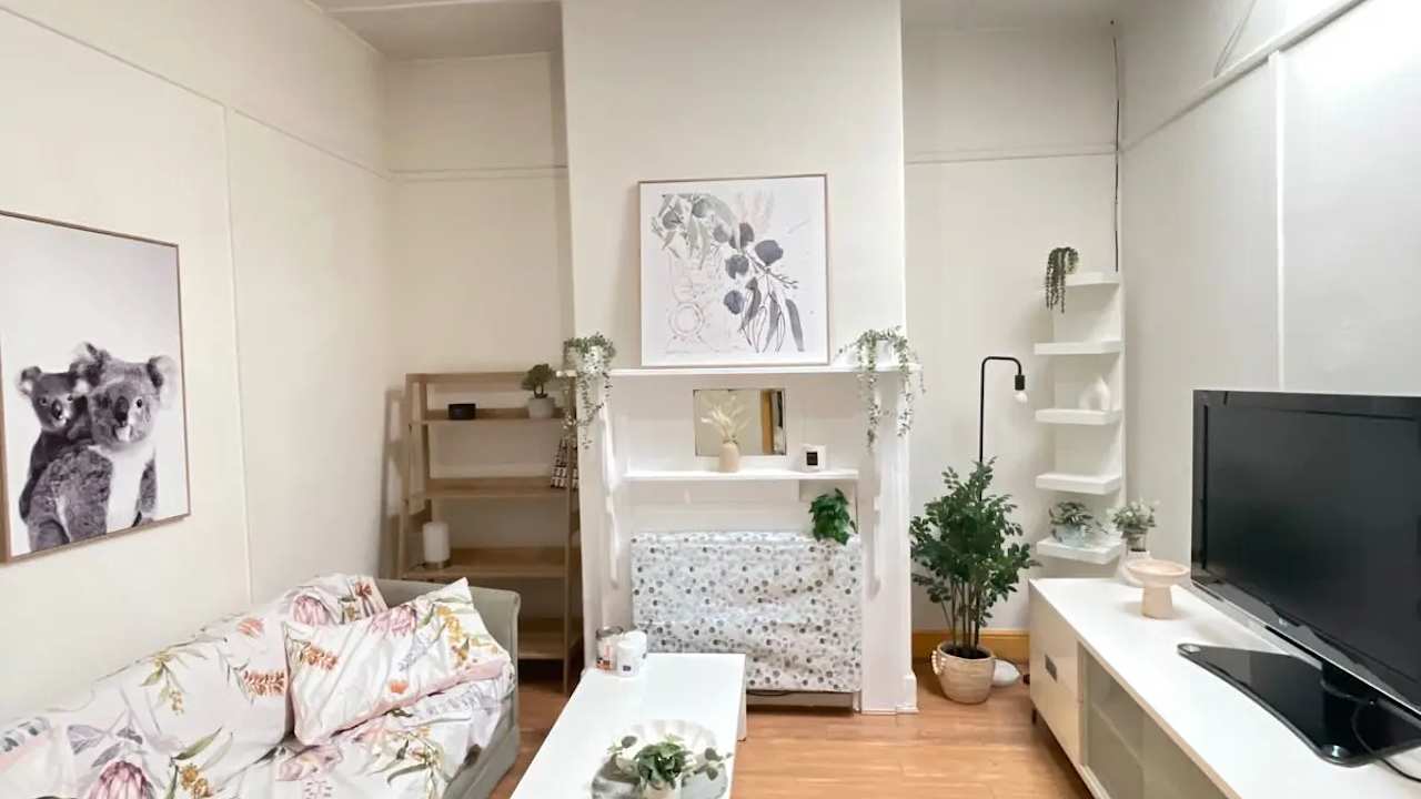 Furnished room in a share house
