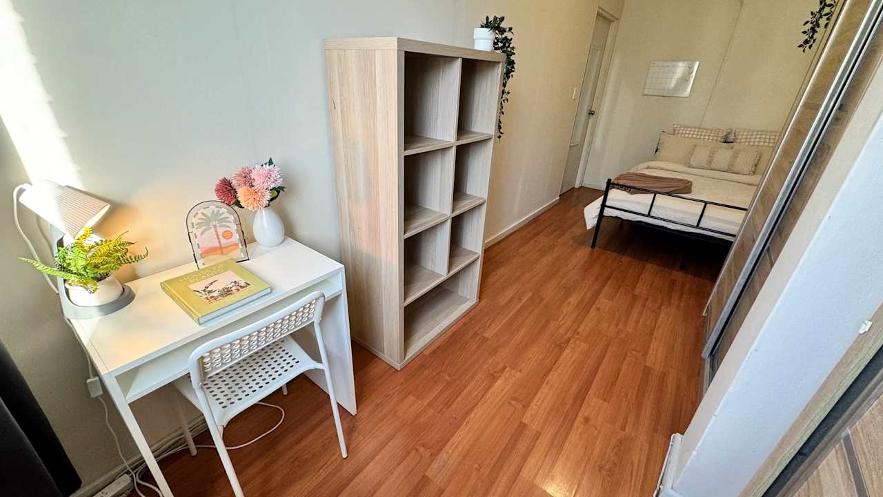 Furnished room in a share house