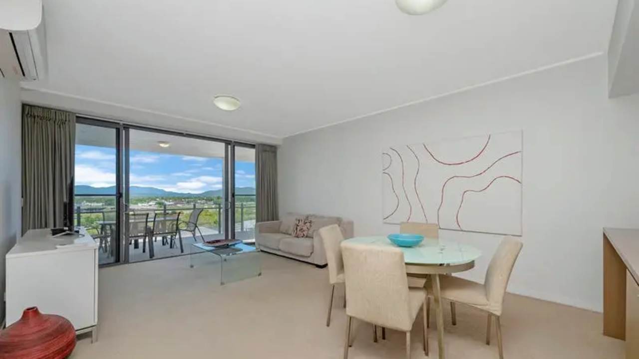 Furnished room with ensuite in a flatshare