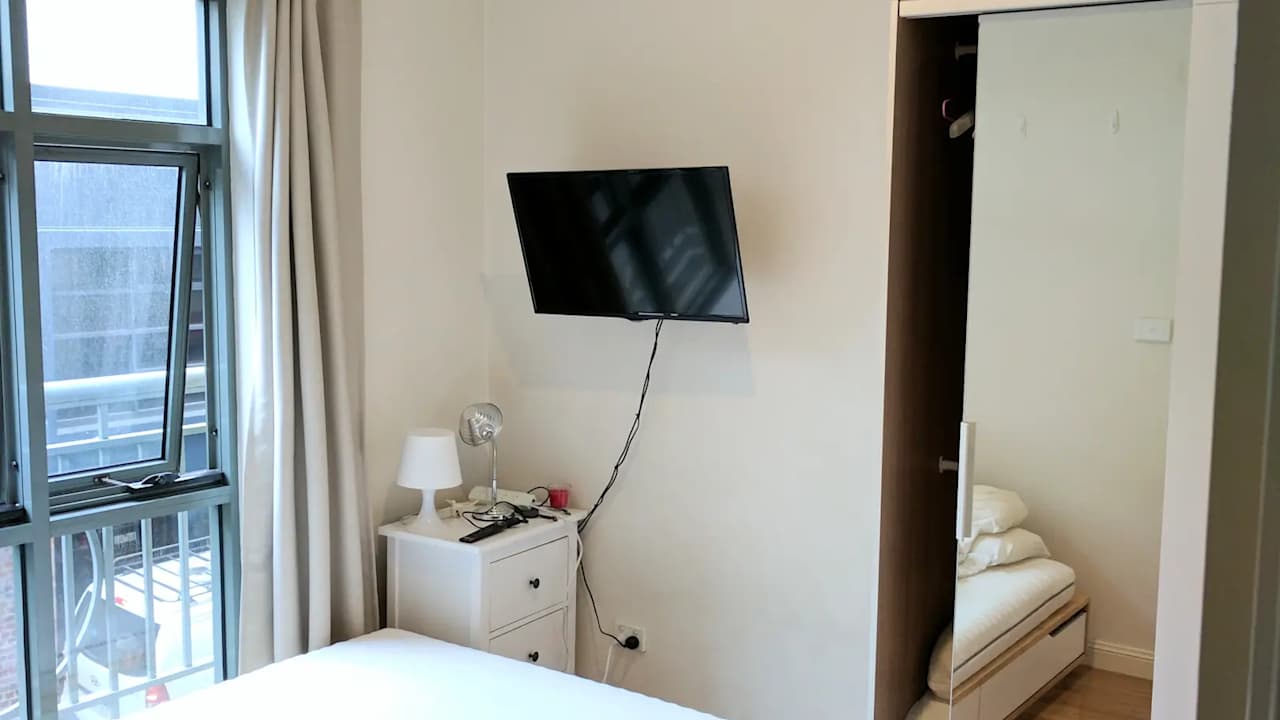Furnished room in a flatshare