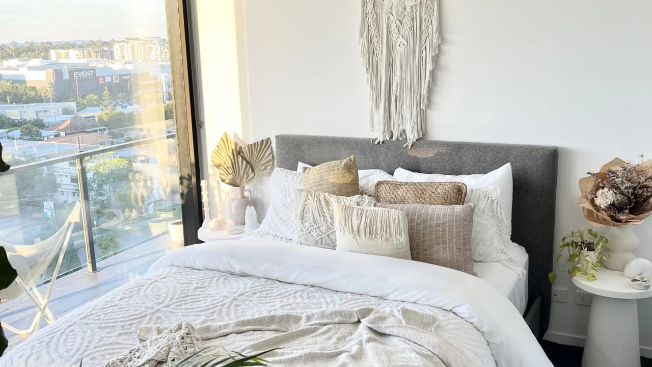 Unfurnished room with own bathroom