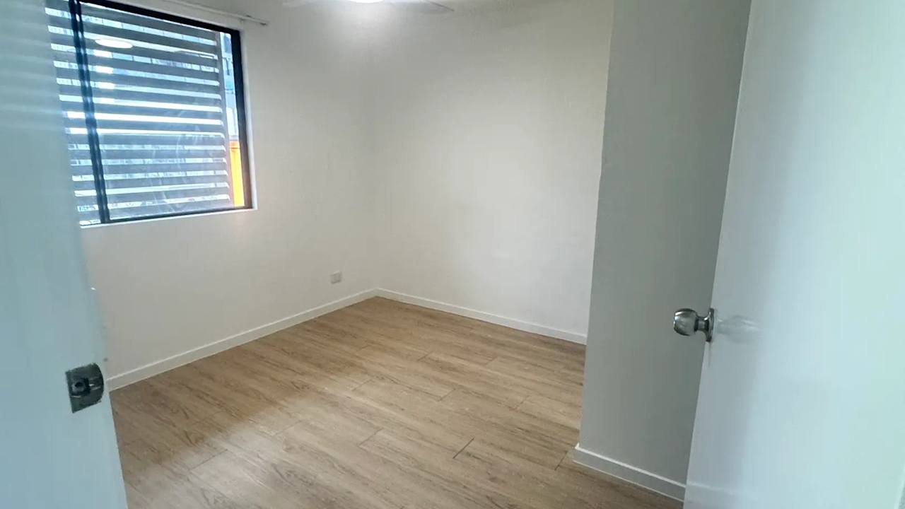 Unfurnished room studio flat for rent