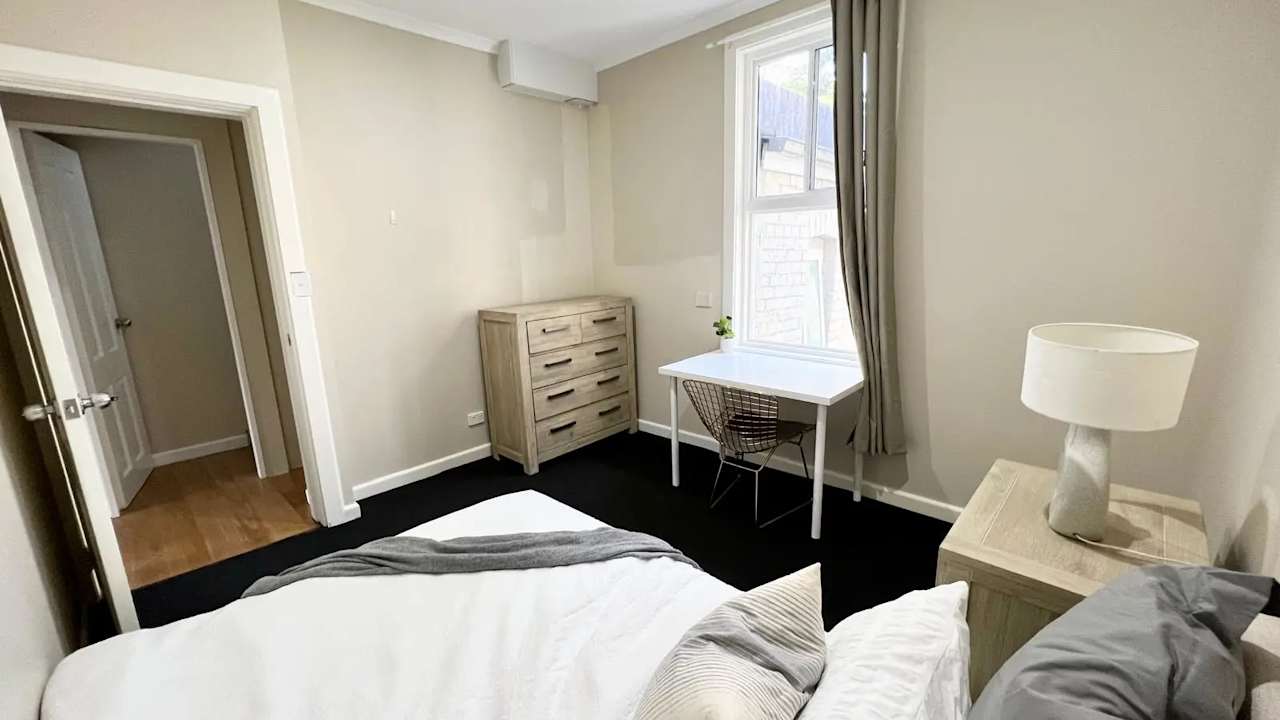 Room in a share house