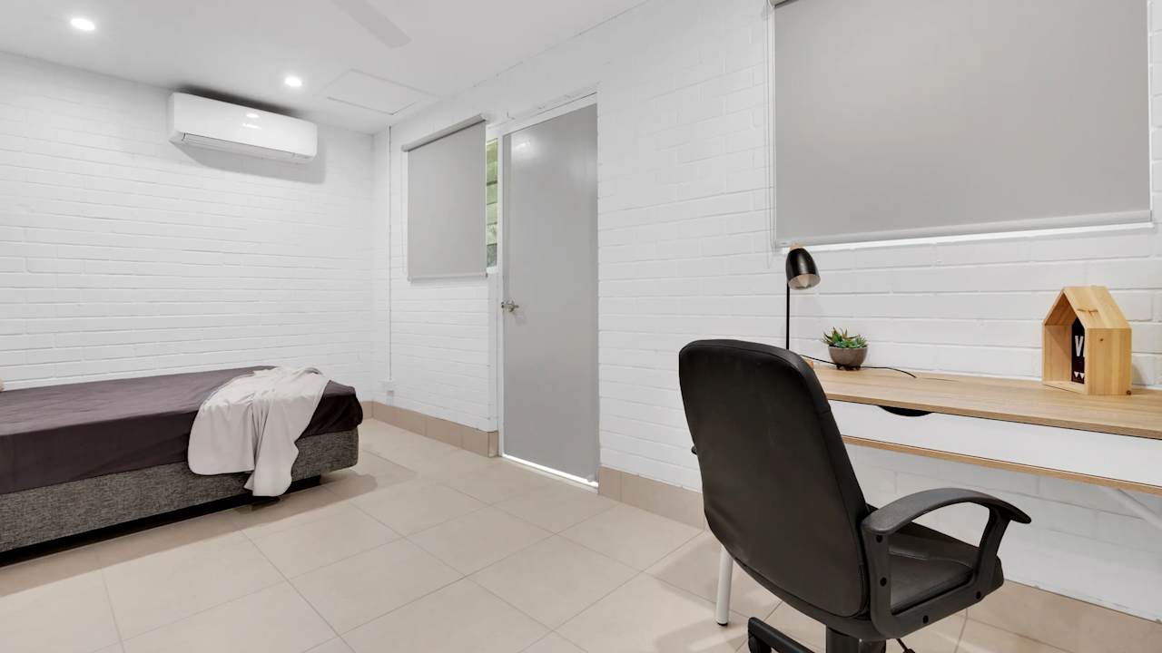 Furnished room in a share house