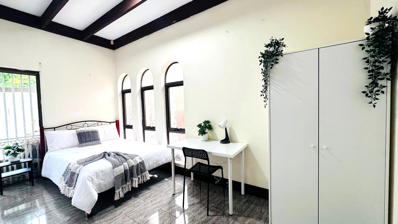 Furnished room in a share house