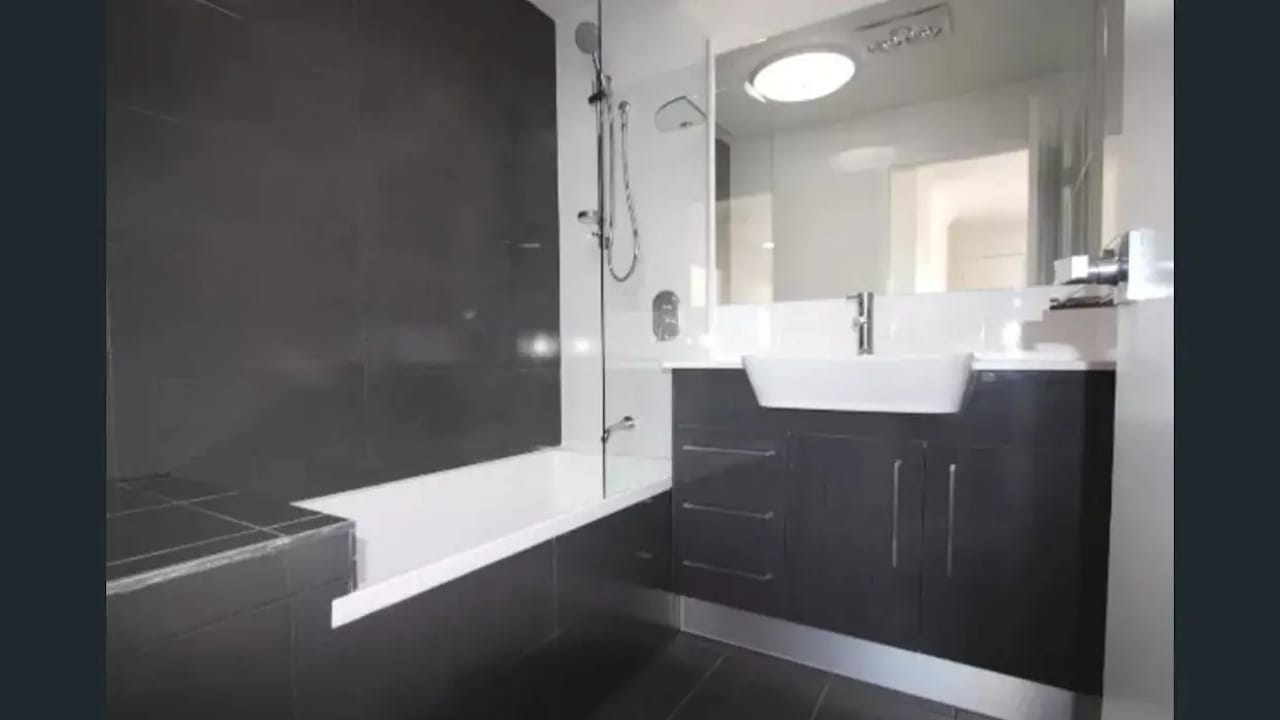 Unfurnished room in a share house