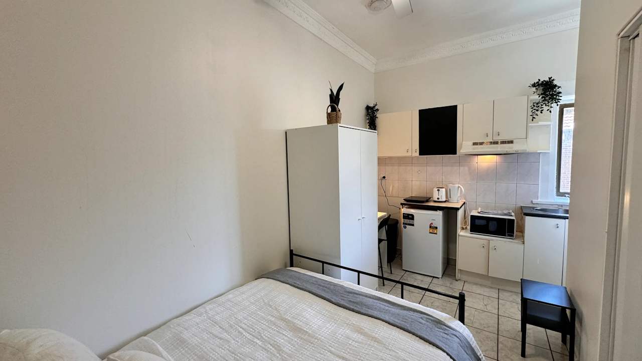 Furnished room studio flat for rent