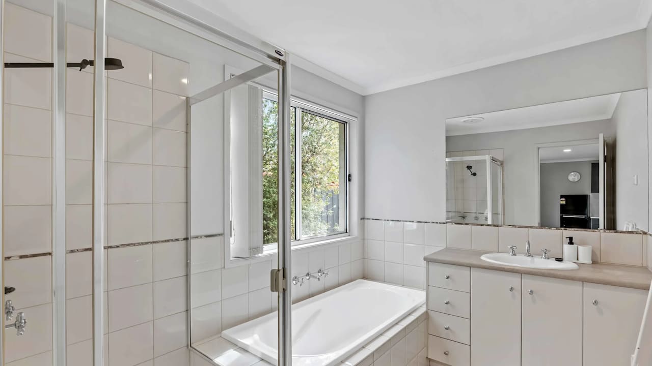 Furnished room with ensuite in a share house