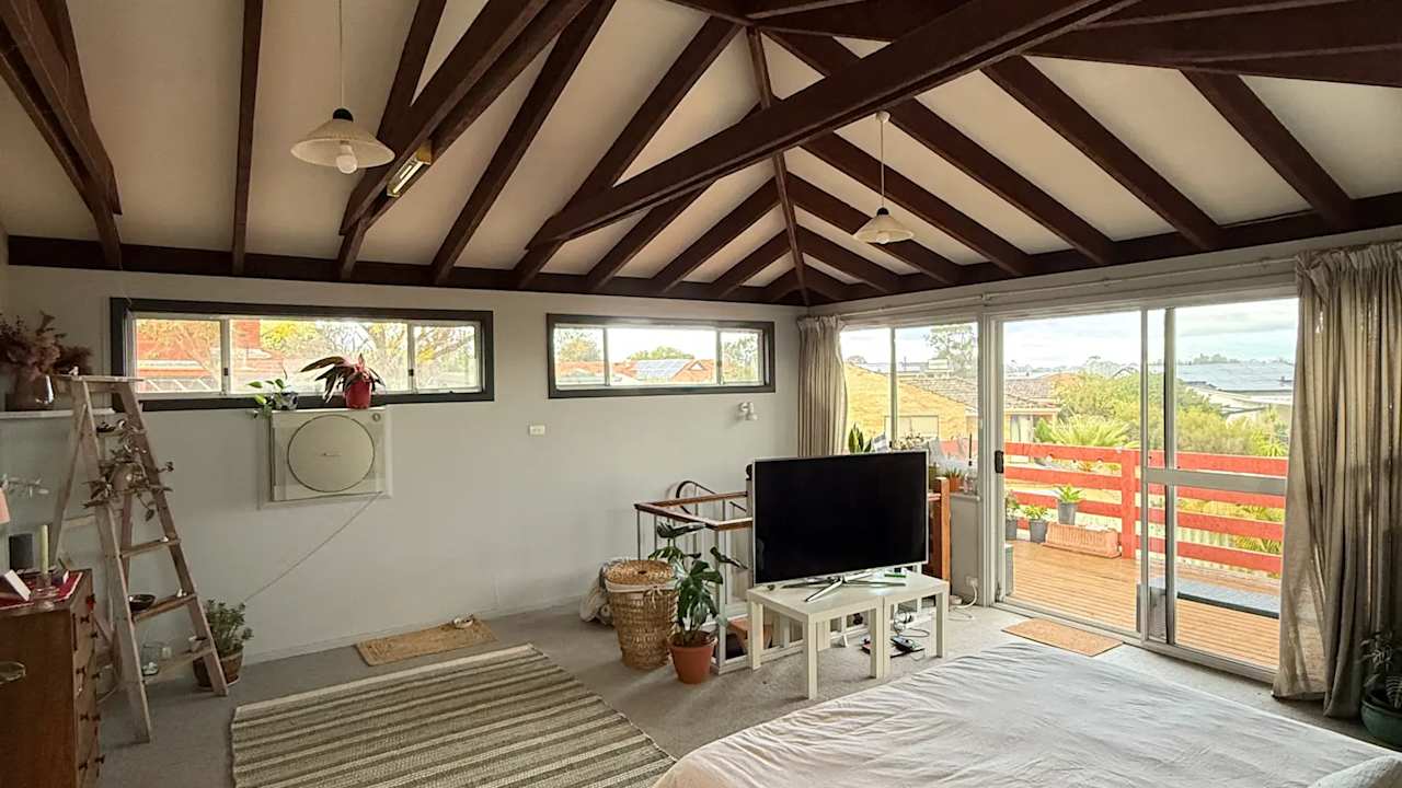 Unfurnished room in a share house