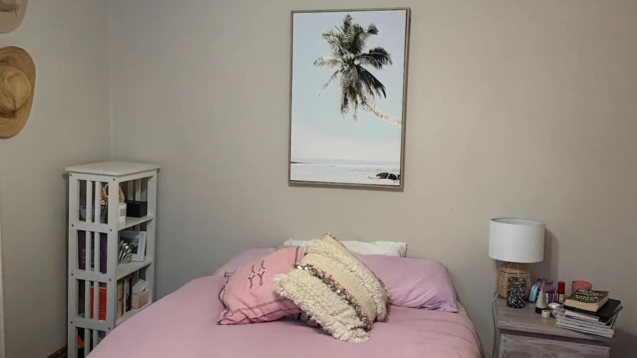 Unfurnished room in a share house