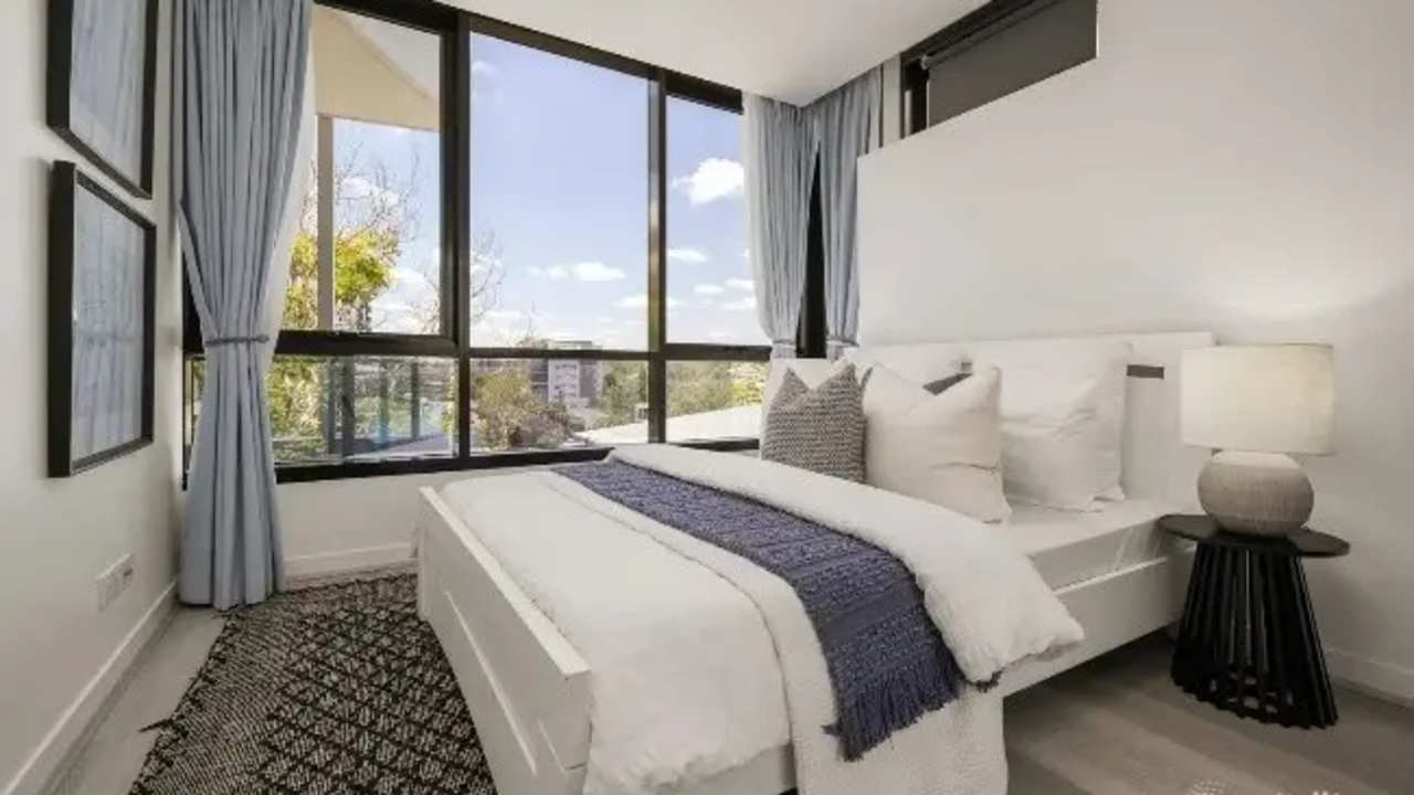 Furnished room with ensuite in a flatshare