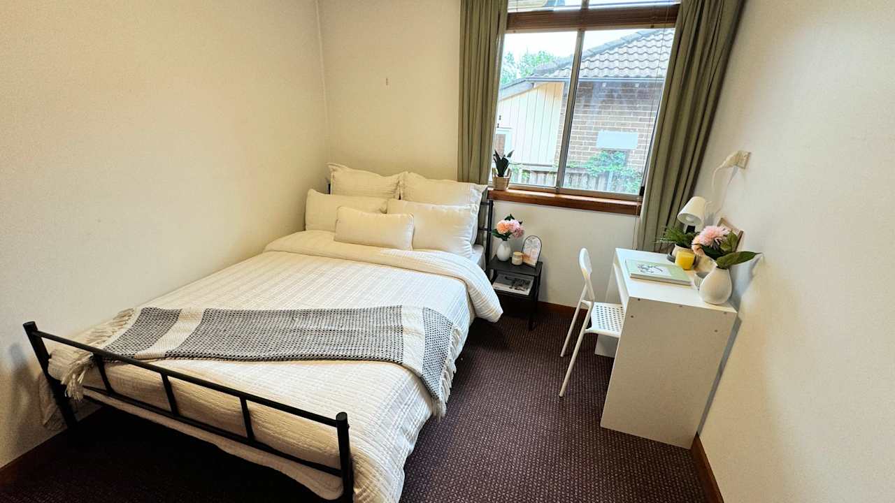 Furnished room in a flatshare