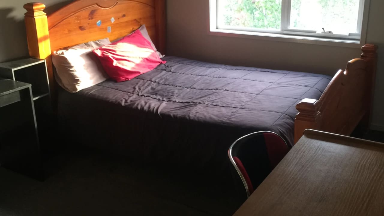 Room in a share house
