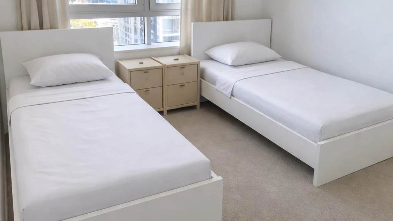 Furnished room in a flatshare