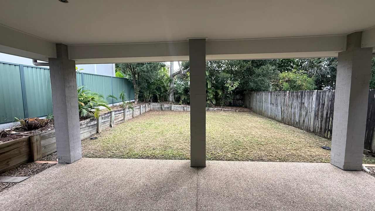 Unfurnished room with own bathroom