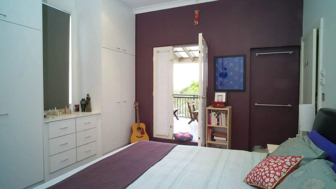 Unfurnished room in a flatshare