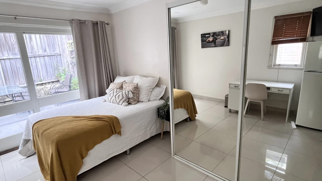 Furnished room in a share house