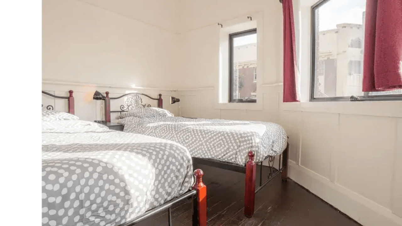 Furnished room in a flatshare