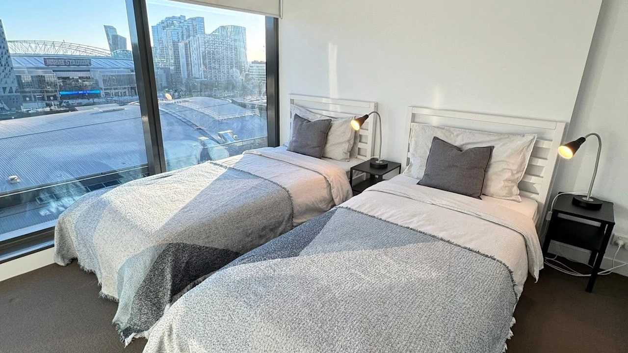 Furnished room with ensuite in a flatshare