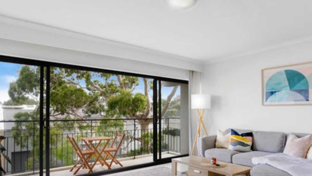 Whole property with 2 rooms for rent