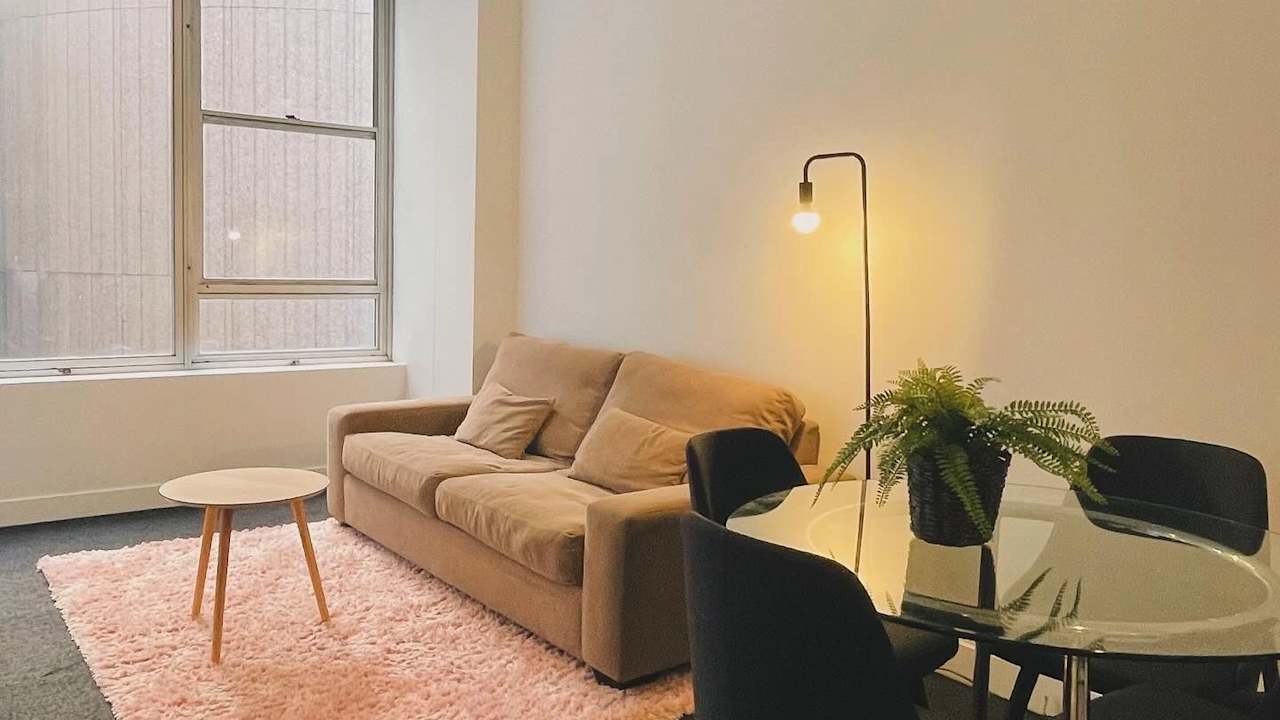 Furnished room in a flatshare