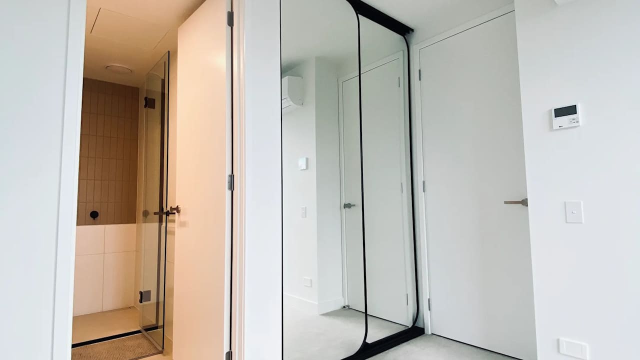 Furnished room in a flatshare