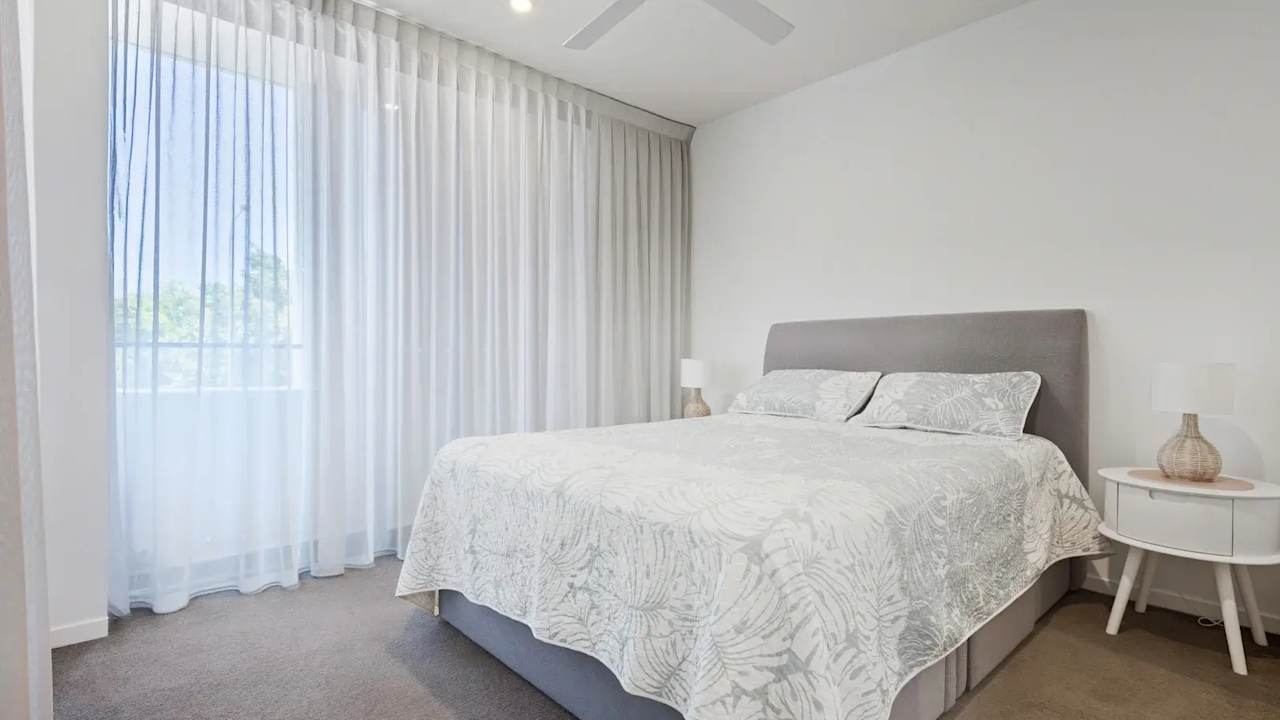 Furnished room with ensuite in a flatshare