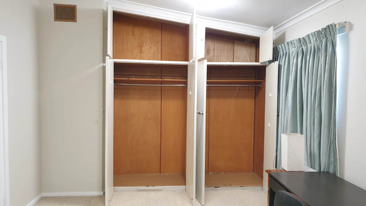 Room in a share house