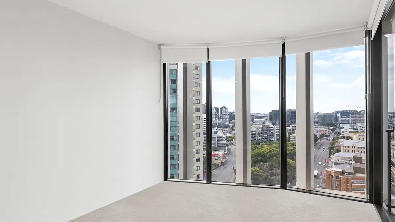 Unfurnished room with own bathroom