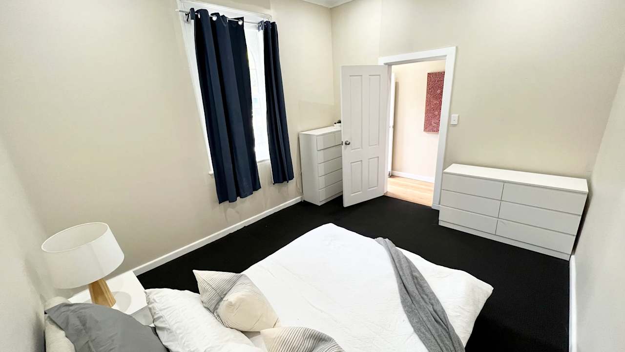 Room in a share house