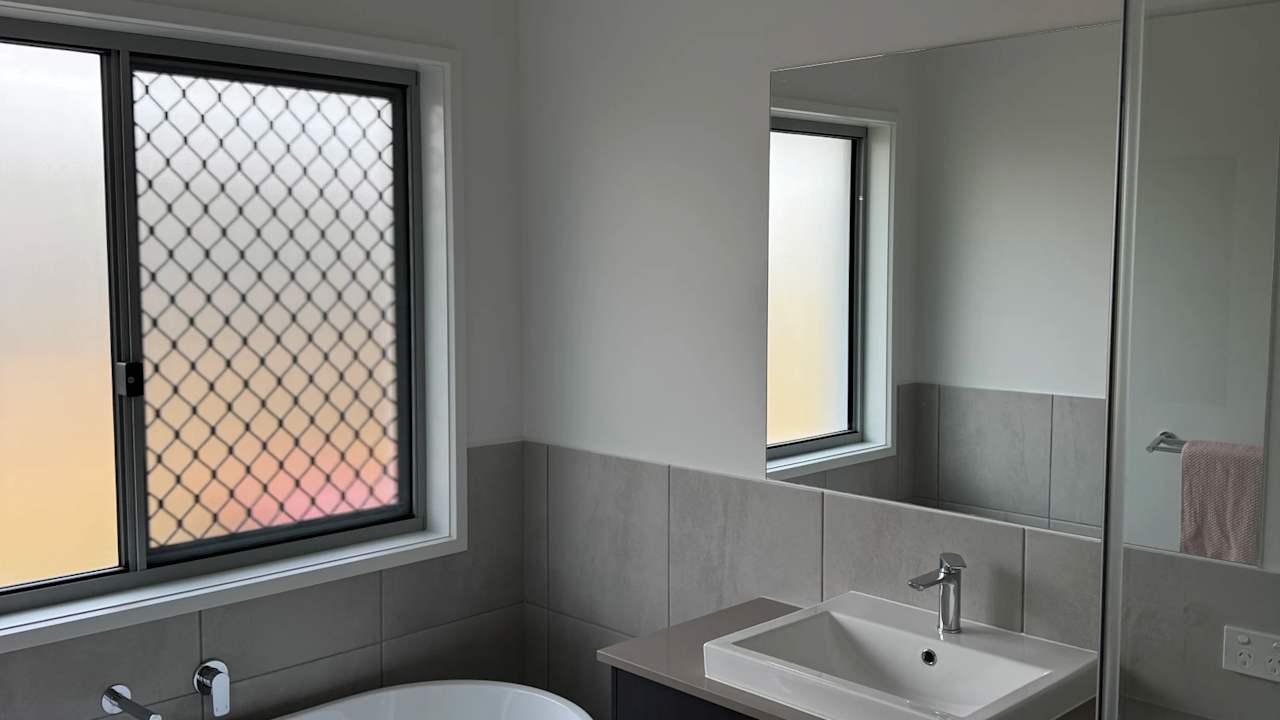 Unfurnished room in a share house