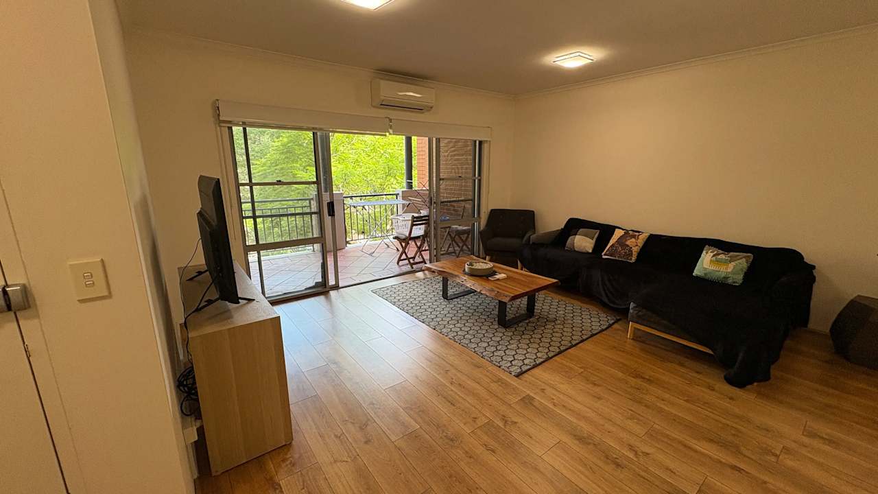 Unfurnished room with ensuite in a flatshare