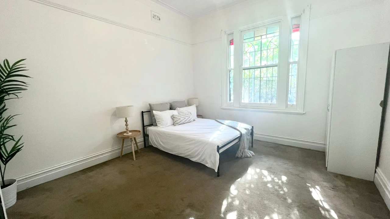 Room in a share house